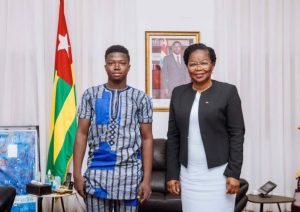 Lire la suite à propos de l’article Sourou Malazoue, le jeune constructeur de la voiture Made in Togo reçu par le Premier Ministre.